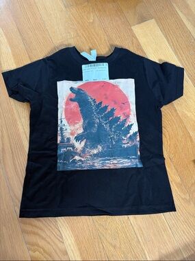 Godzilla graphic t-shirt 5T/6T